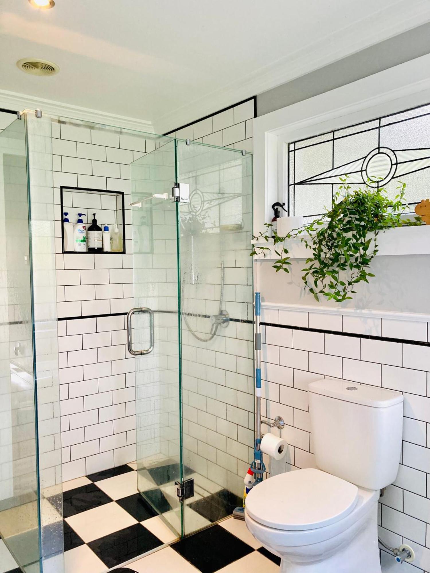 Spacious And Sunny Master Bedroom With Shared Bathrooms 奥克兰 外观 照片