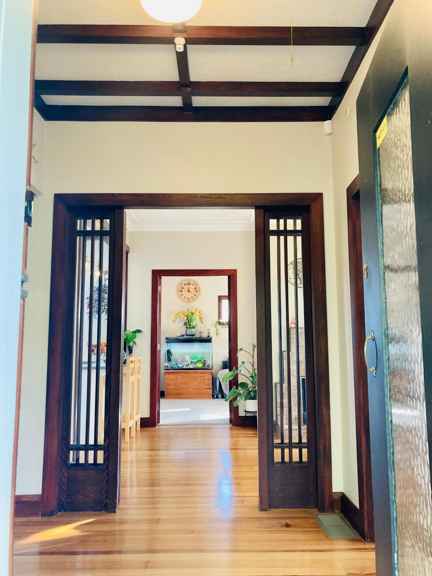 Spacious And Sunny Master Bedroom With Shared Bathrooms 奥克兰 外观 照片