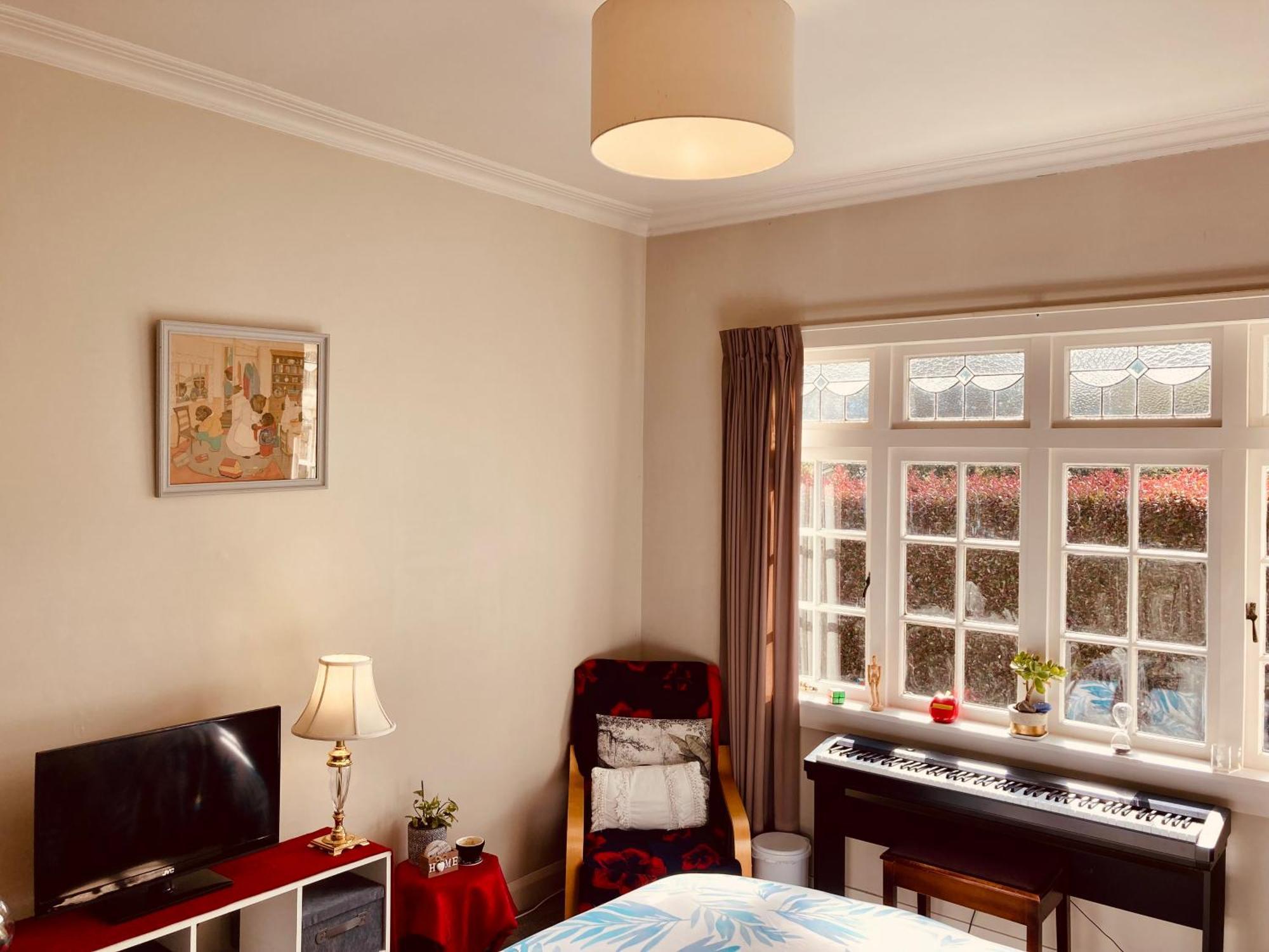 Spacious And Sunny Master Bedroom With Shared Bathrooms 奥克兰 外观 照片