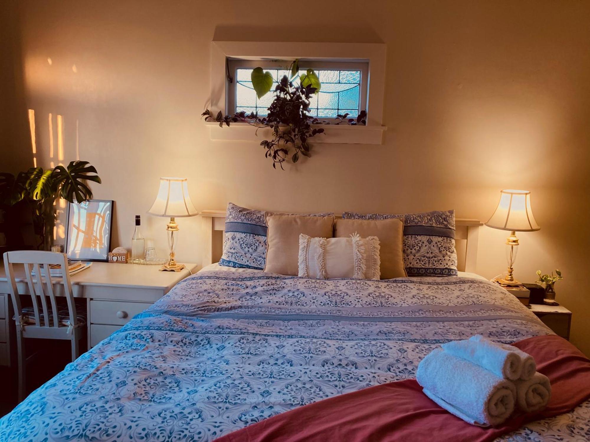 Spacious And Sunny Master Bedroom With Shared Bathrooms 奥克兰 外观 照片