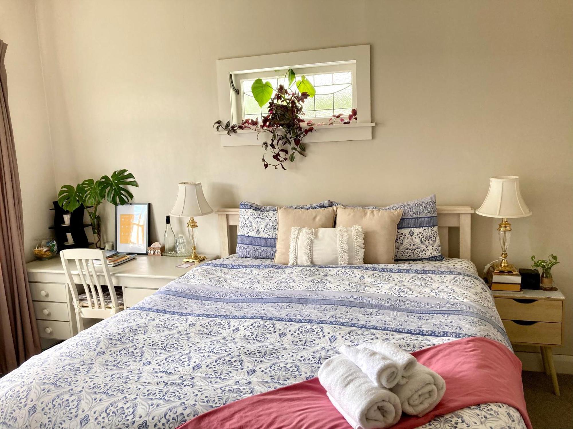 Spacious And Sunny Master Bedroom With Shared Bathrooms 奥克兰 外观 照片