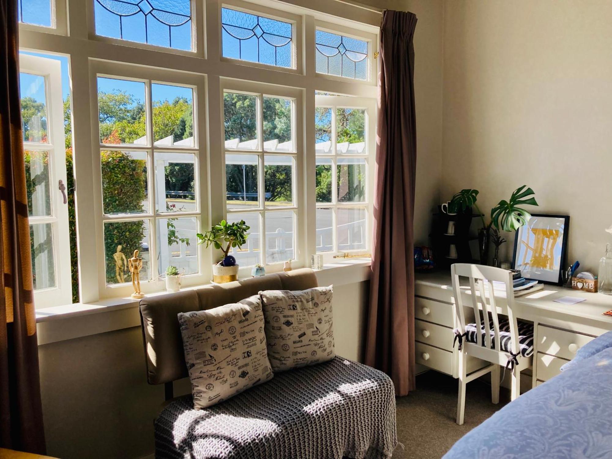 Spacious And Sunny Master Bedroom With Shared Bathrooms 奥克兰 外观 照片